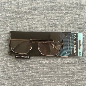 NWT Foster Grant 2.00 Austin Reading Glasses